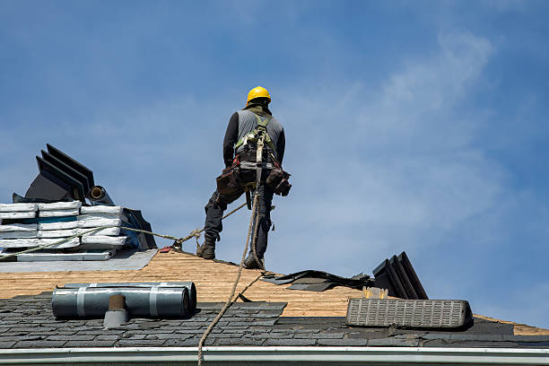 Professional Roof Replacement technician working in Los Altos, CA